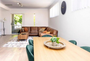 Metropolitan Charm - Townhouse near CBD